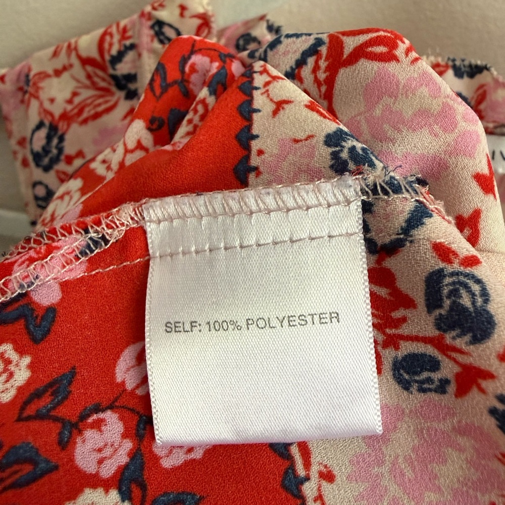 Rose & Olive Pink Floral Sleeveless V-Neck Camisole with Red Border - Picture 3 of 5